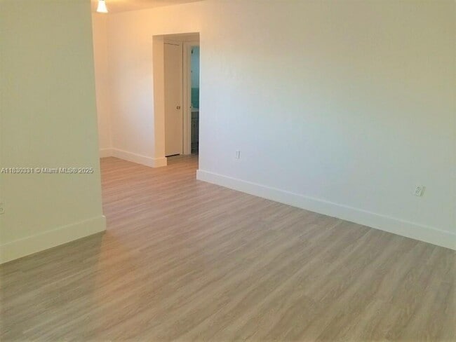Building Photo - 720 NW 27th Ct Unit 1 Rental