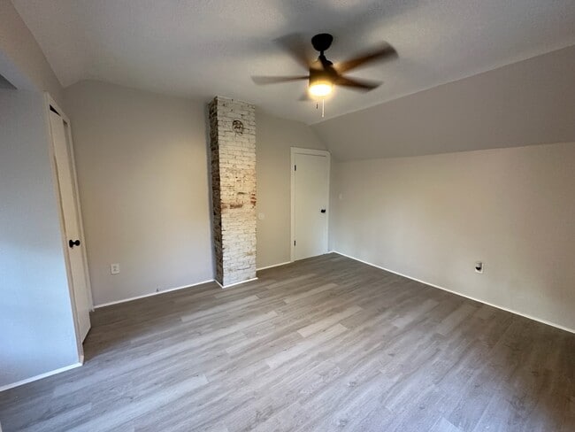 Photo - 355 S Rocky River Dr