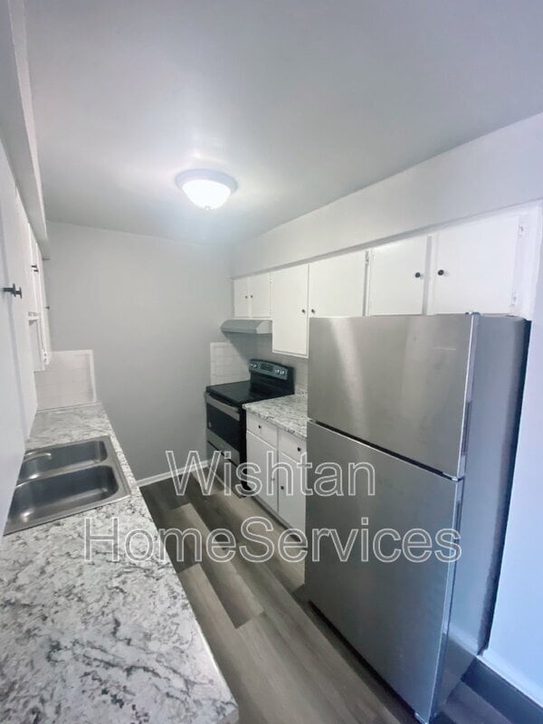 Photo - 219 Charleston Blvd Unit Apt 4