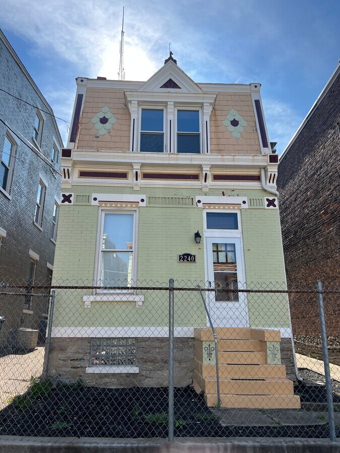 Photo - 2240 Flora St