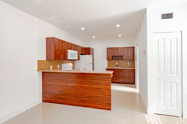 Studio - 450SF - Living Room - YOUNG CIRCLE APTS