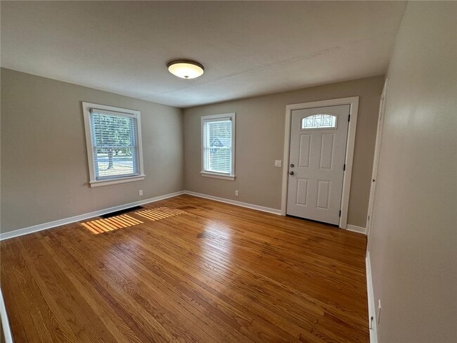 Photo - 139 Bonesteel St