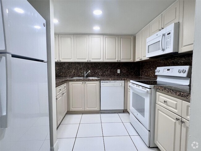 Building Photo - 17350 NW 68th Ave Unit 300-202 Rental