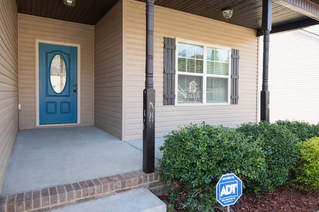 Photo - 3 bedroom 2 bath Gem in Hidden Springs Subdivision