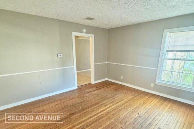 Photo - 501 18th Ave N