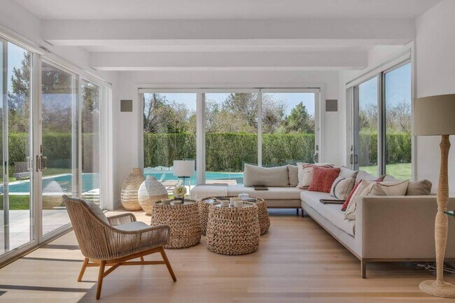 Photo - 108 Mill Creek Close