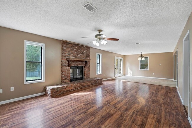 Photo - For Rent: Charming 3 Bed / 2 Bath Home with all the Cozy Vibes!