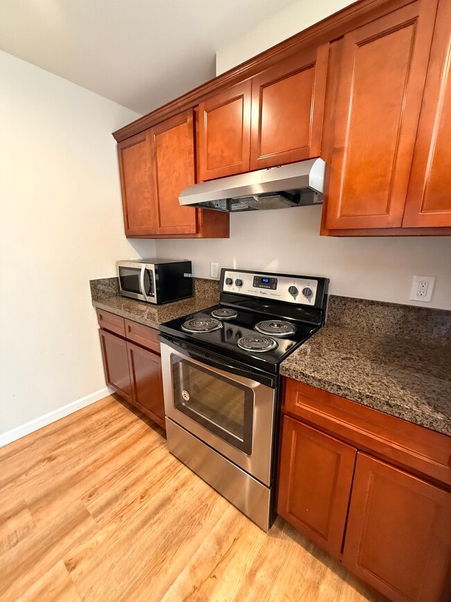 Photo - 1352 Drake Dr Unidad D