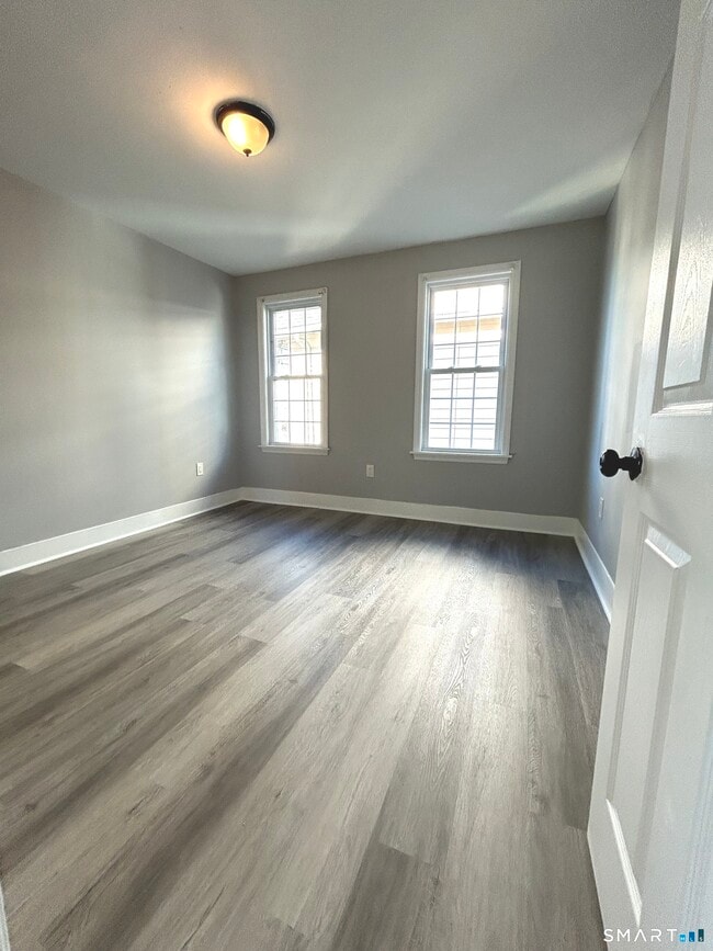 Photo - 162 Davenport St