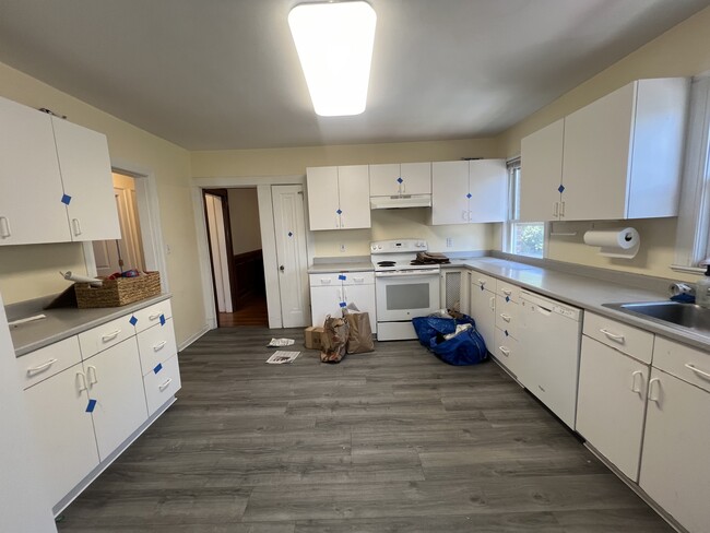 Building Photo - 24 Alewife Brook Pky Unit B2