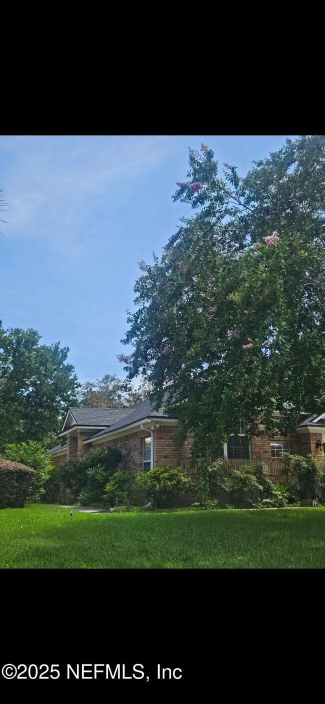 Building Photo - 1561 Stonebriar Rd Rental