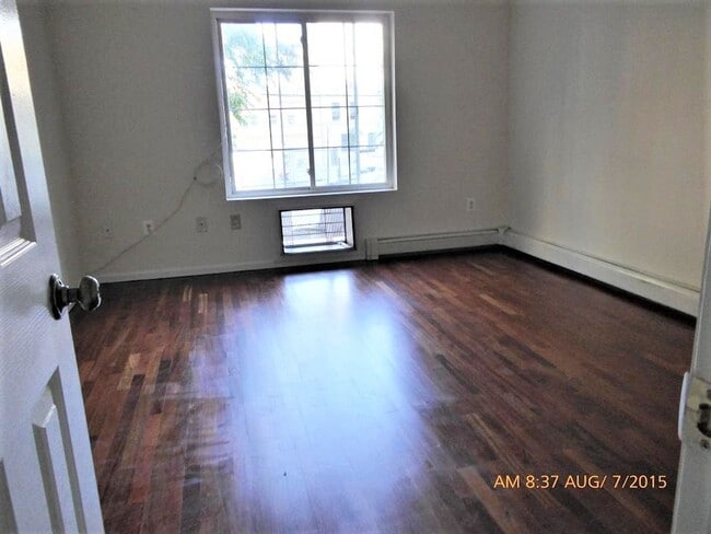 Photo - 2471 Belmont Ave Unit APT #3