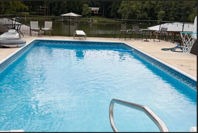Private Swimming Pool - 122 Tucker Dr Unit The Lakehouse