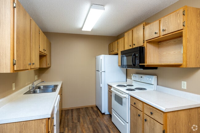 2BR, 1BA - 1,030SF - Kitchen