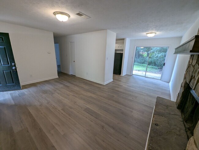 Photo - 560/562 Rustwood Dr Unit 560 Rustwood Dr