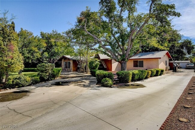 Photo - 5649 Sheila Ave