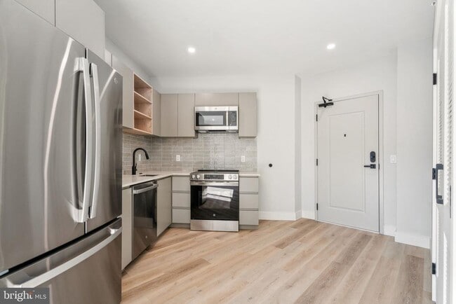 Photo - 3748 Lancaster Ave Unit 211