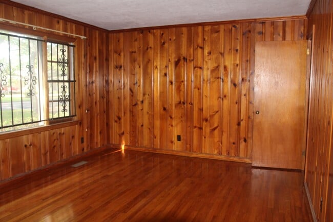 Photo - 1507 W Whitney Ave