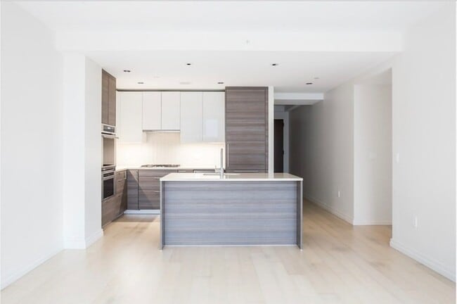 Building Photo - 1 Franklin St Unit 2305