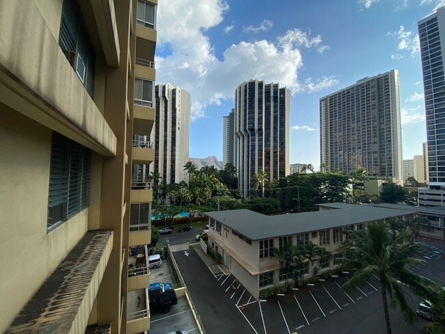 Photo - **KEALANI 2BD/2BA/1PK WAIKIKI CONDO FOR RENT** Unit 602