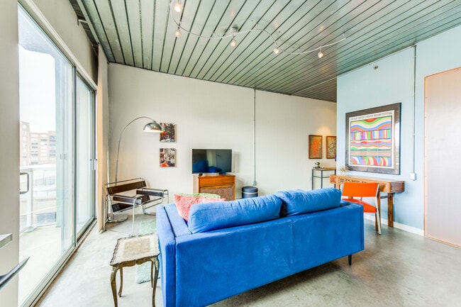 Photo - 620 Glen Iris Dr NE