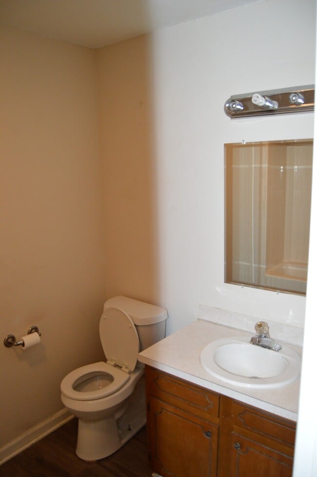 Photo - 311 Vance St