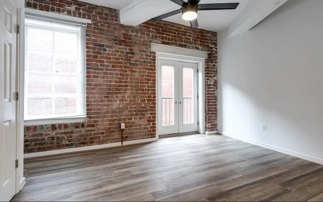 Shockoe Creek Apartments