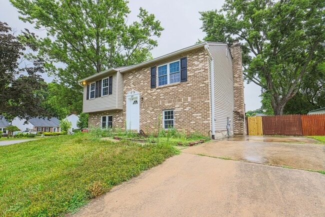 Photo - 629 Harbour Oak Dr