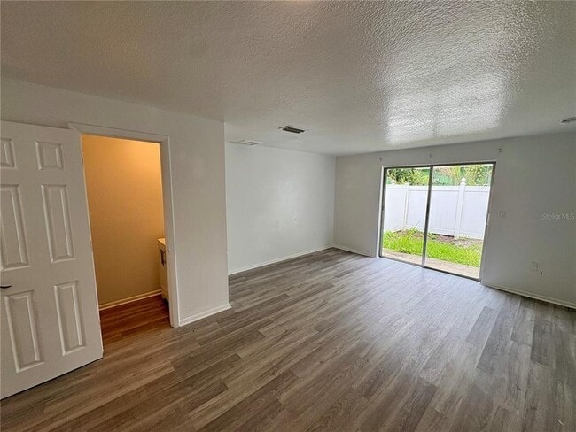 Photo - 408 57th Ave Dr E