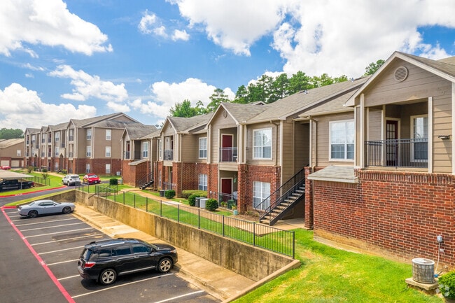 Summer Brook Apartments