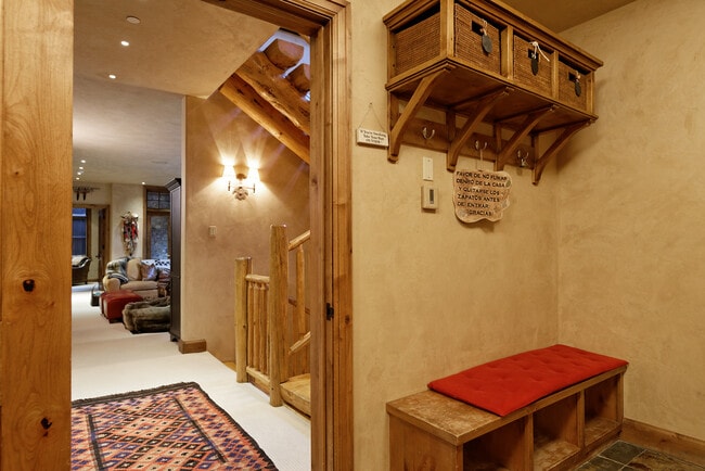 Photo - 938 S Mill St