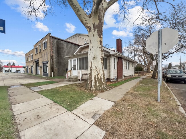 Photo - 3928 Upton Ave