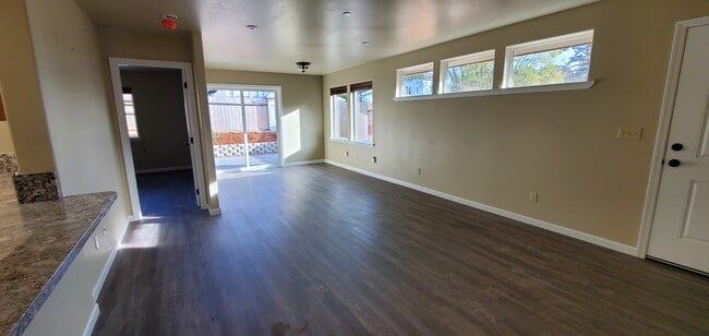 Photo - 259 Hodgson St