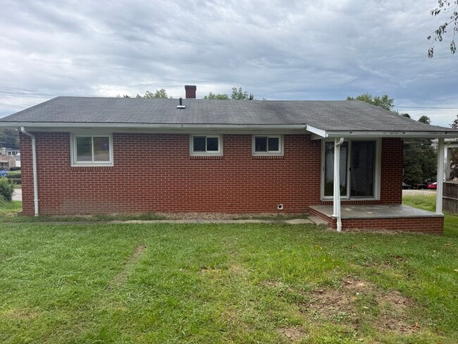 2304 Saint Clair Ave