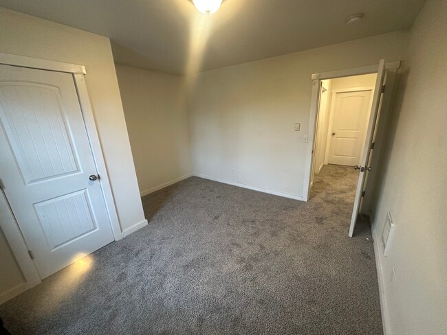 Second bedroom - 2413 Everett Ave Unit #2