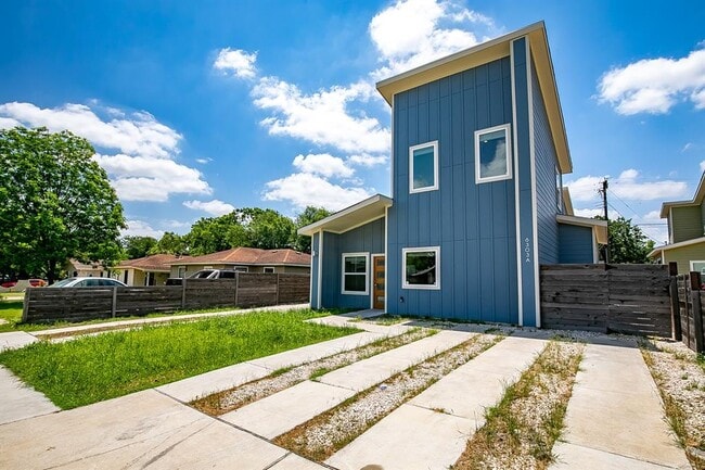 Photo - 6303 Santos St