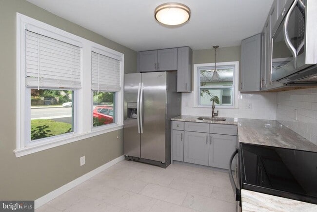 Photo - 732 N Tyson Ave