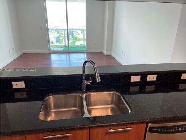Photo - 1800 N Bayshore Dr Unidad 3904