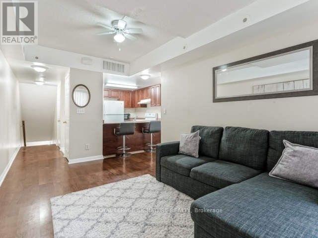 Photo - 3025 Finch Ave W