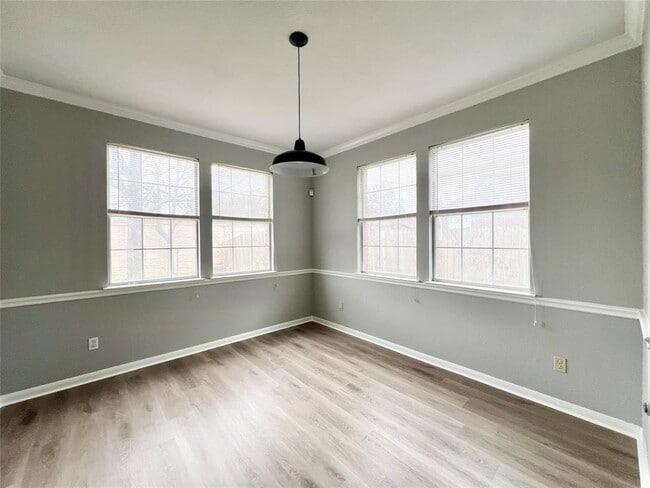 Photo - 1809 Springwater Dr