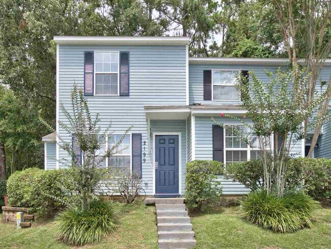 Upgraded 1/1 in a 3/3 Available for IMMEDIATE MOVE IN!