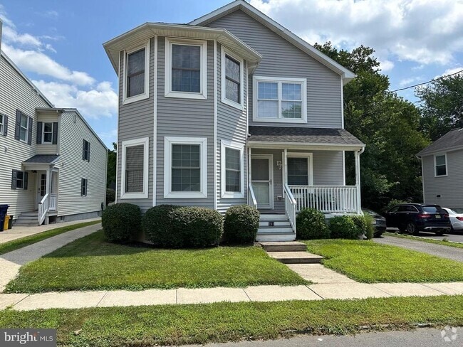 Building Photo - 231 S Main St Rental