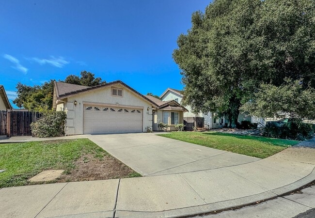 Photo - Lovely 3 Bedroom Home!