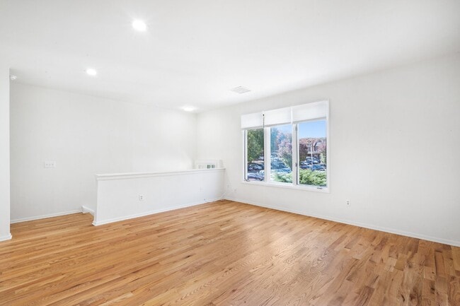 Photo - 92 E Blackwell St