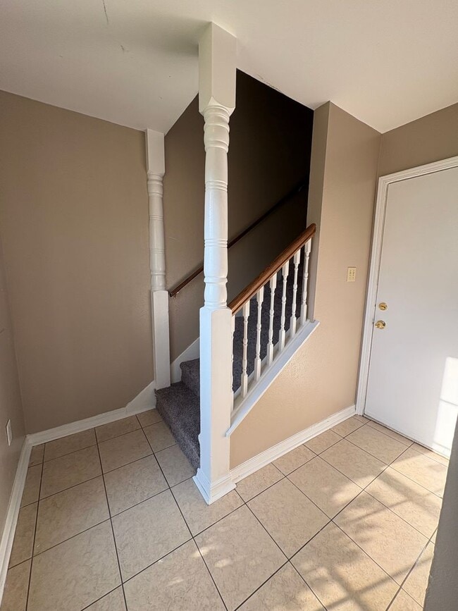 Photo - Huge 2 bedroom/2.5 bathroom Townhouse with...