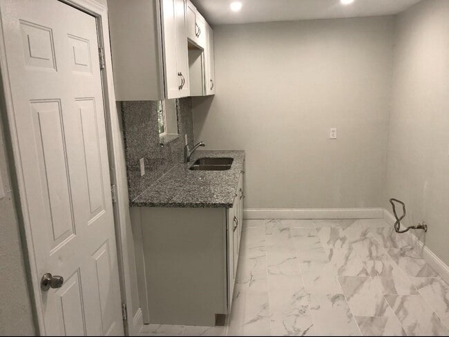 Photo - 5223 Windemere St