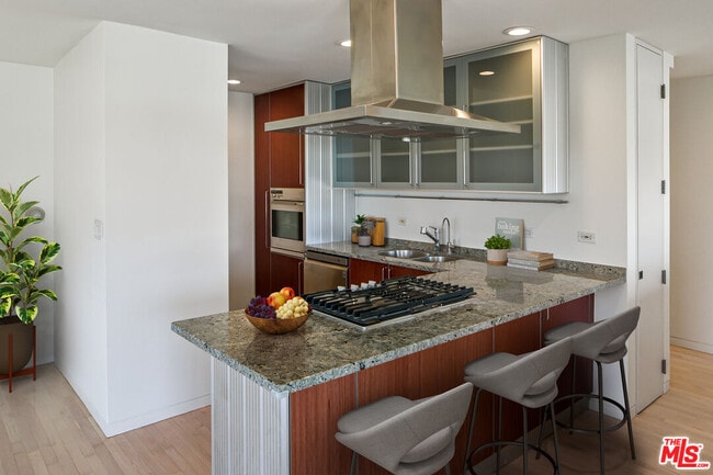 Photo - 101 California Ave Unit 907