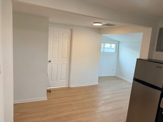 Photo - 1926 Shore Rd Unit 5