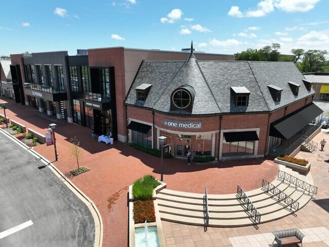 Photo - 728 Waukegan Rd