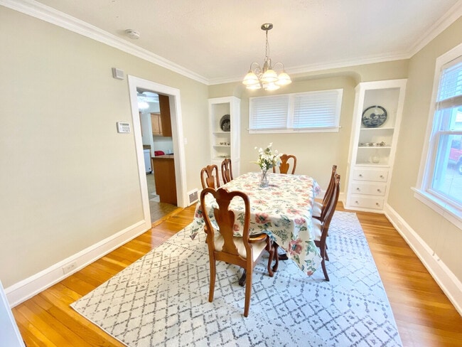 Photo - 2334 Noble Rd Unit ID1057670P